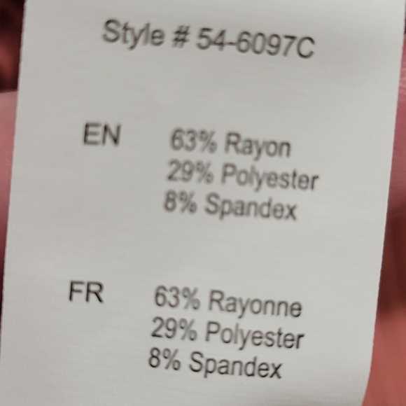 Peachy coloured crop top. Size small - Picture 5 of 5